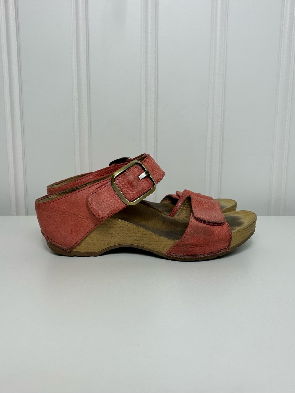 Dansko Tanya coral orange milled buckle sandals leather wood accent 37 women’s 6